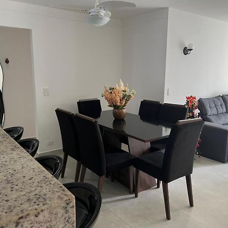 Beleza De Apartamento 300 Metros Da Praia Гуаружа Экстерьер фото