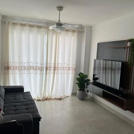 Beleza De Apartamento 300 Metros Da Praia Гуаружа Экстерьер фото
