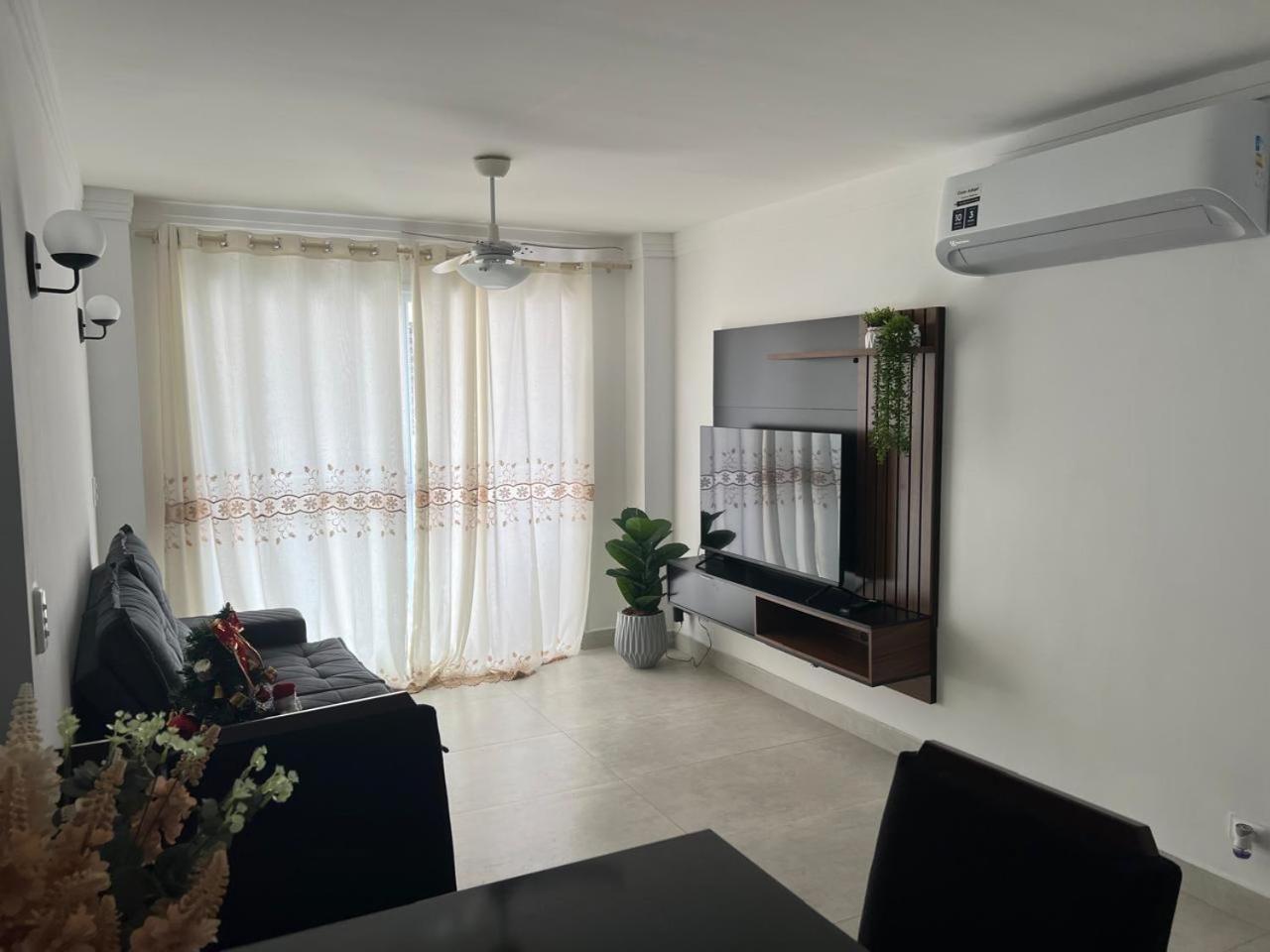 Beleza De Apartamento 300 Metros Da Praia Гуаружа Экстерьер фото