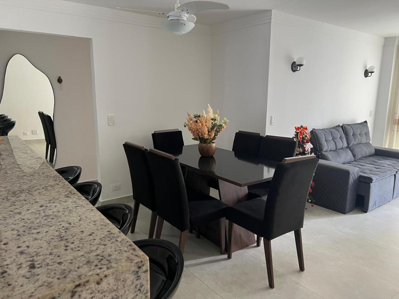 Beleza De Apartamento 300 Metros Da Praia Гуаружа Экстерьер фото