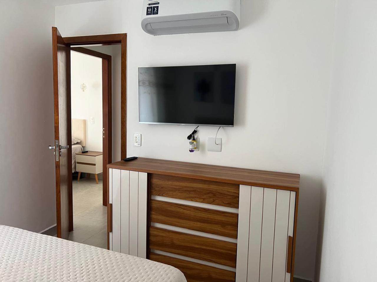 Beleza De Apartamento 300 Metros Da Praia Гуаружа Экстерьер фото