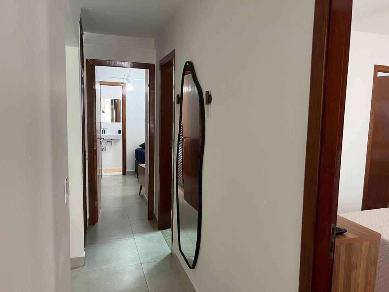 Beleza De Apartamento 300 Metros Da Praia Гуаружа Экстерьер фото